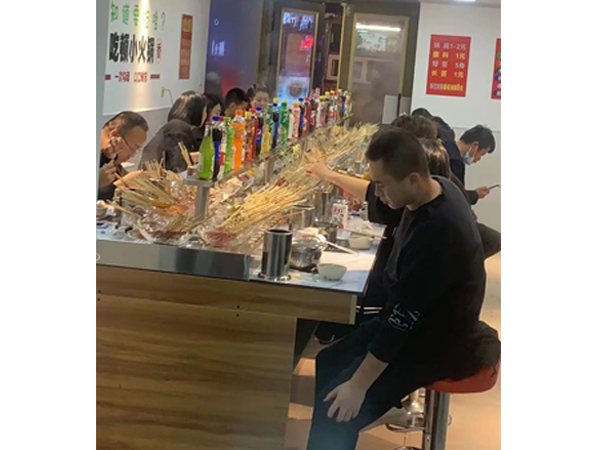 旋轉(zhuǎn)小火鍋設備